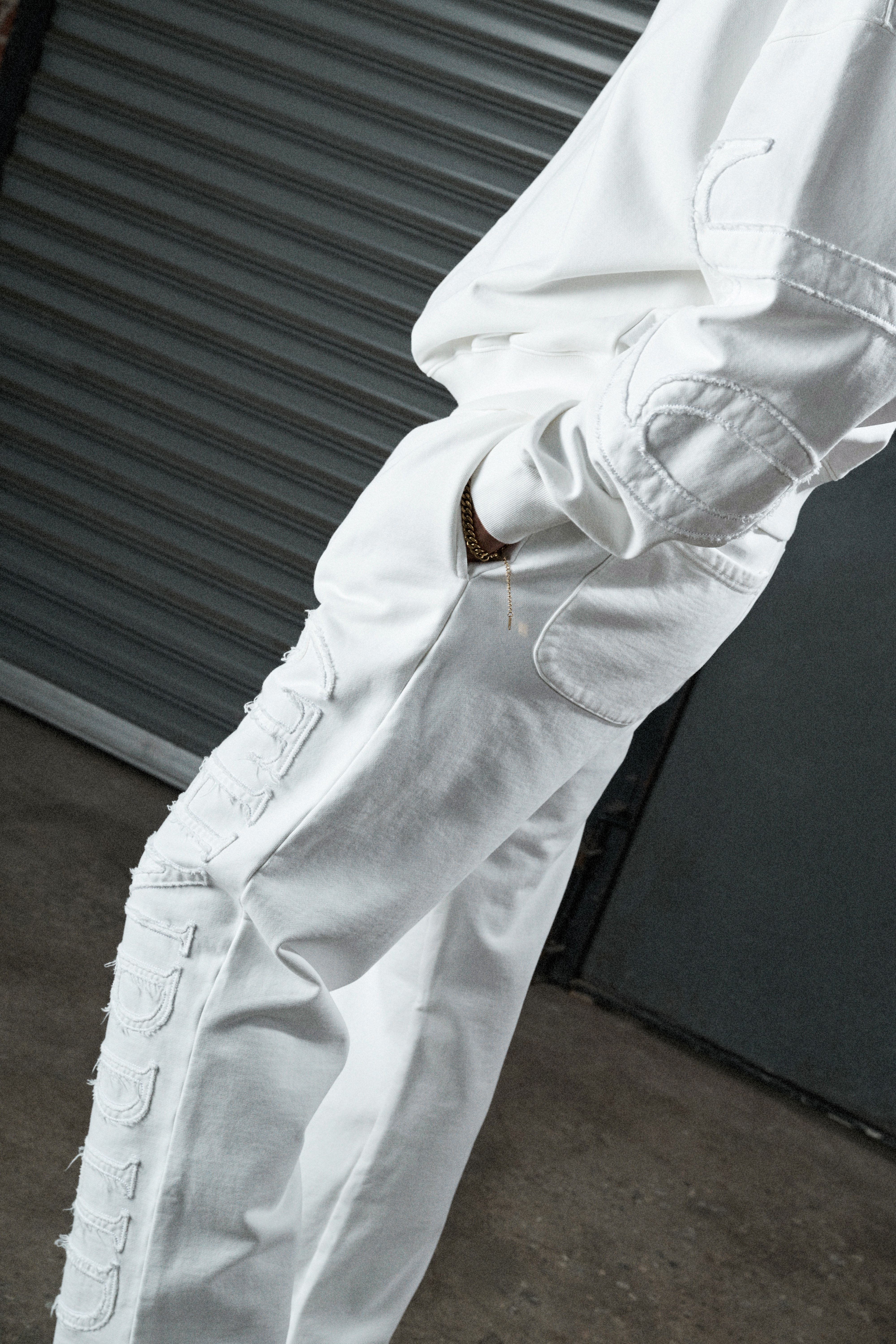 "MEMBER" RELAXED FIT PANTS - WHITE